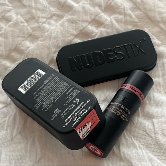 NudeStix Cream Blush in Sweet Peach Peony - Picture 3 of 5